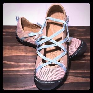 Comfy and cute! 8.5 J-41 Genesis vegan